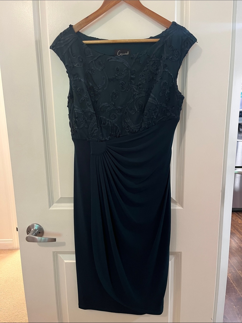 Connected Apparel Forrest Green Embroidered Cap-Sleeve Midi Dress
